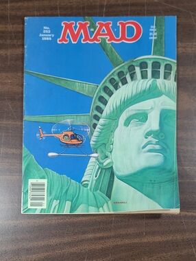 MAD Magazine Issue with Statue of Liberty Cover #252 January 1985
